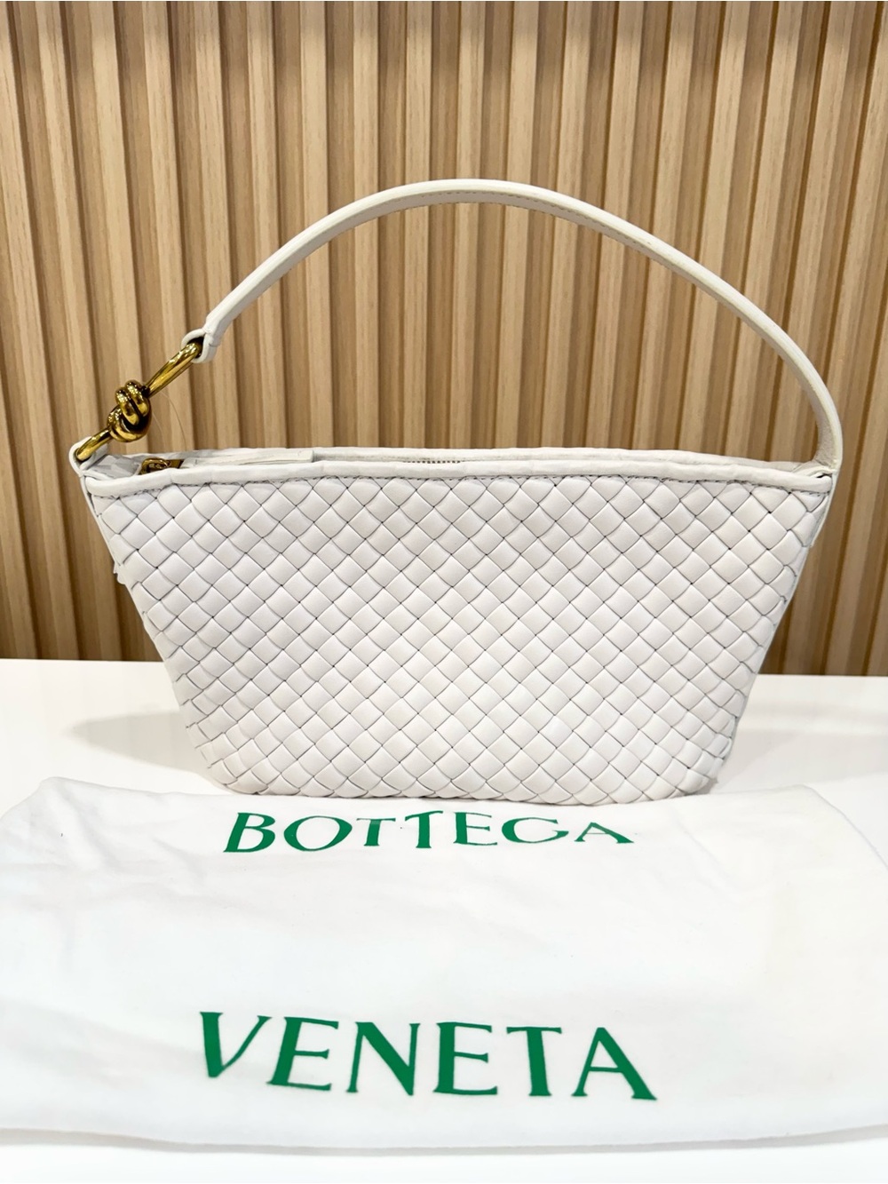 Bottega Veneta White Chalk Padded Intrecciato Leather Knot Shoulder Bag - Picture 3 of 13